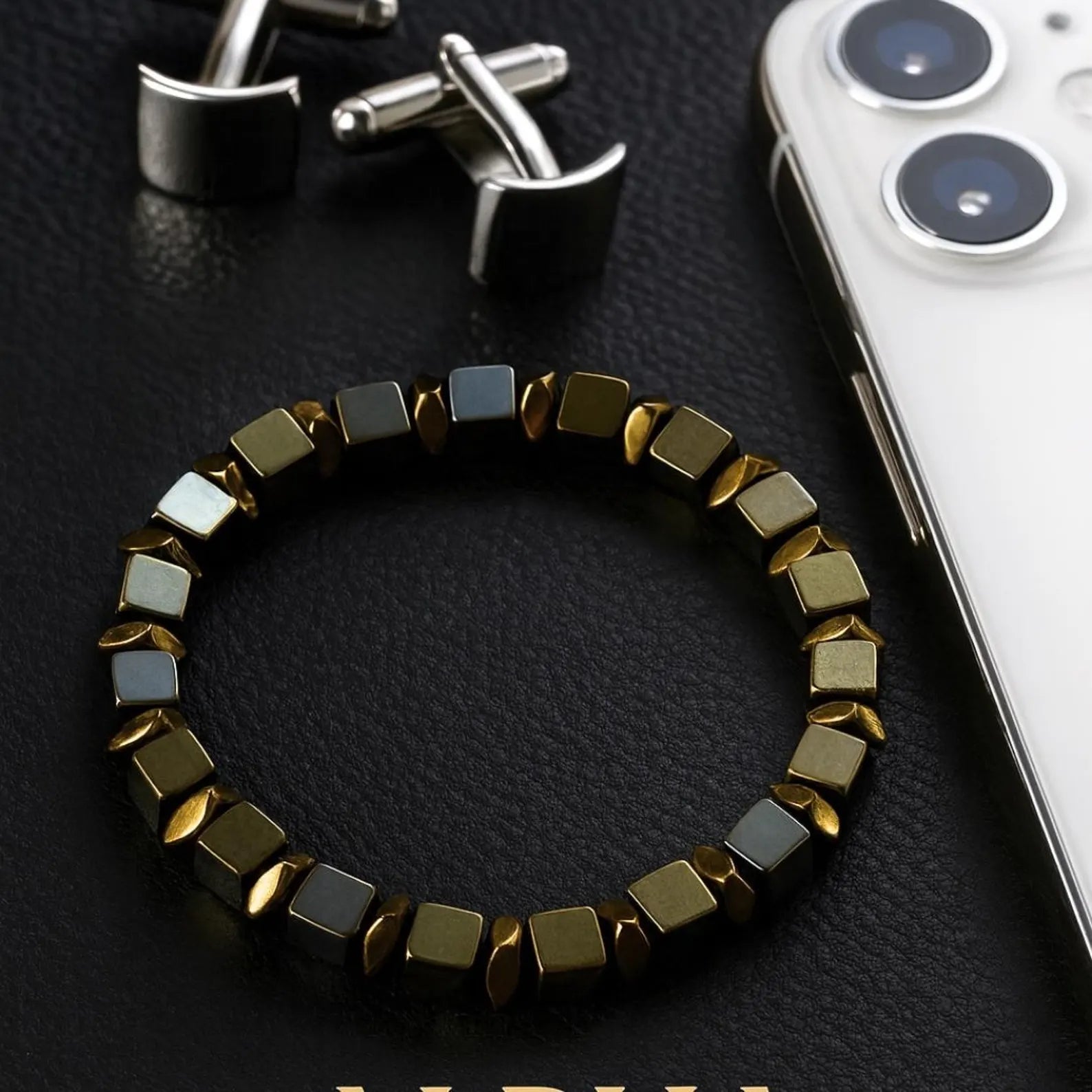 Boyfriend Gift Ideas: Top 8 Picks for Men Who Love Minimal Luxury