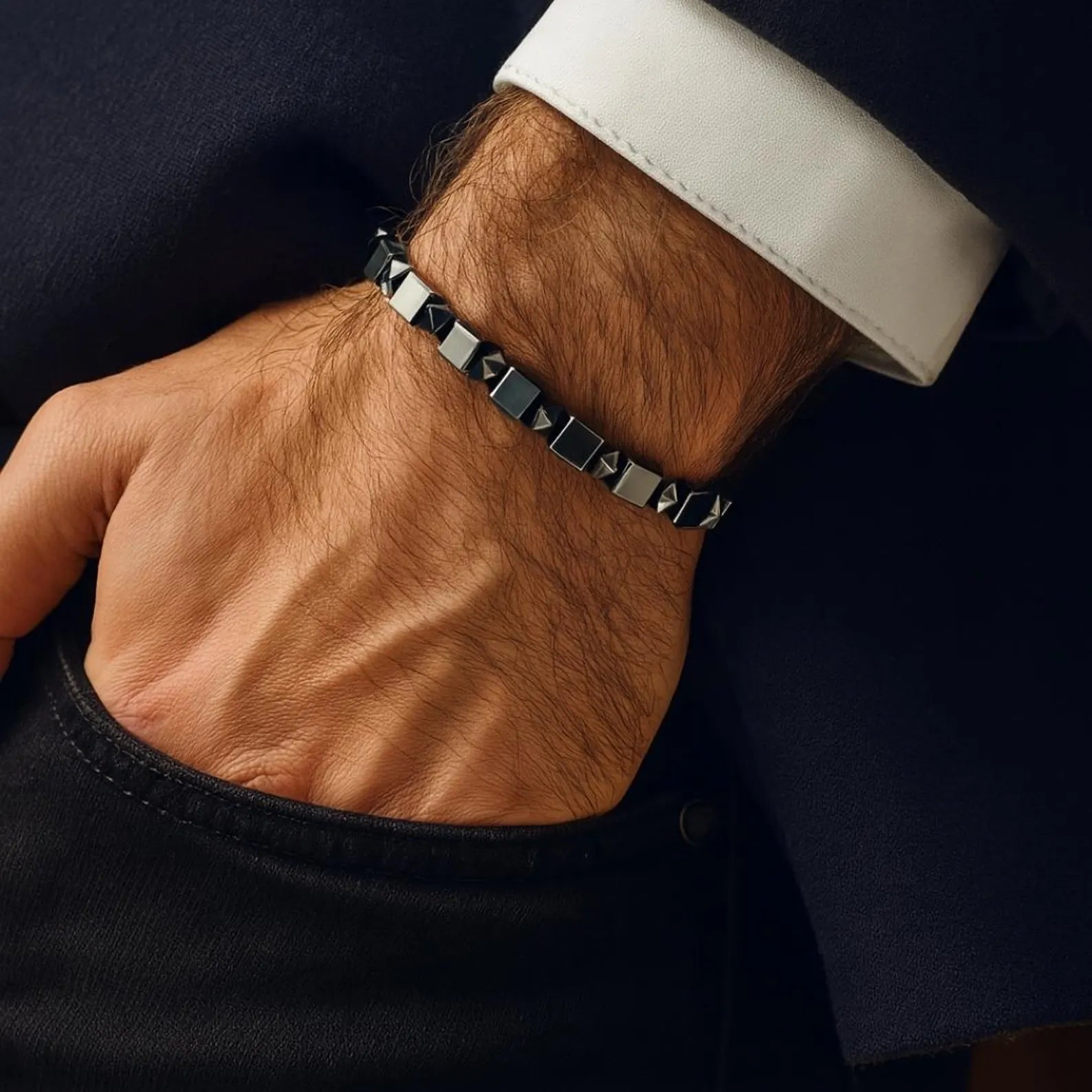 8 Best Gifts for Boyfriends in 2026 (Luxury, Meaningful & Stylish Picks)