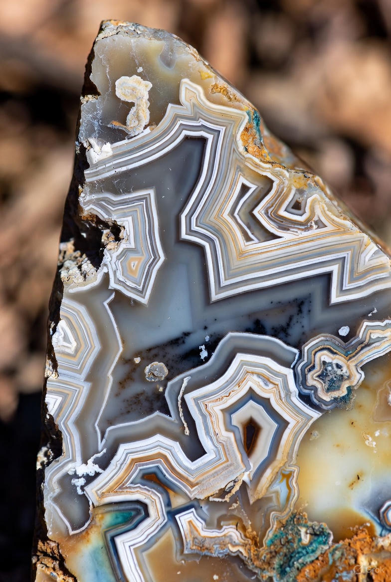 Shop the Agate Collection: The stone of stability, grounding, and harmony. Find beautiful banded jewelry that promotes balance and quiet confidence.