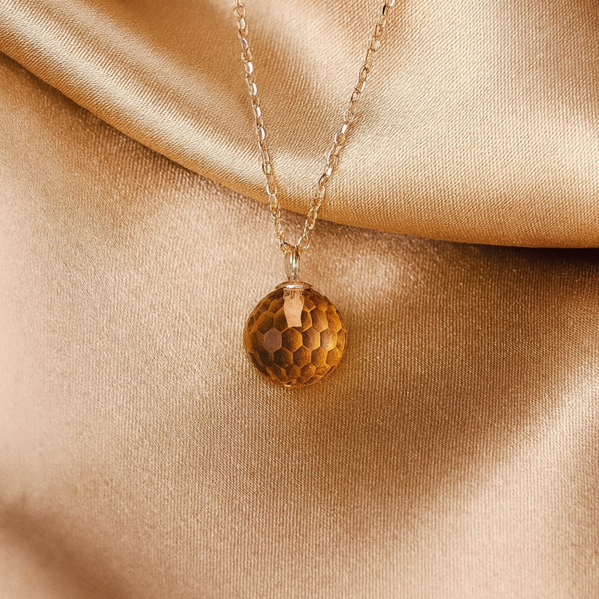 Natural Zultanite Pendant|Rare 8 mm Color-Changing Gemstone | 925 Sterling Silver Chain Jewelry