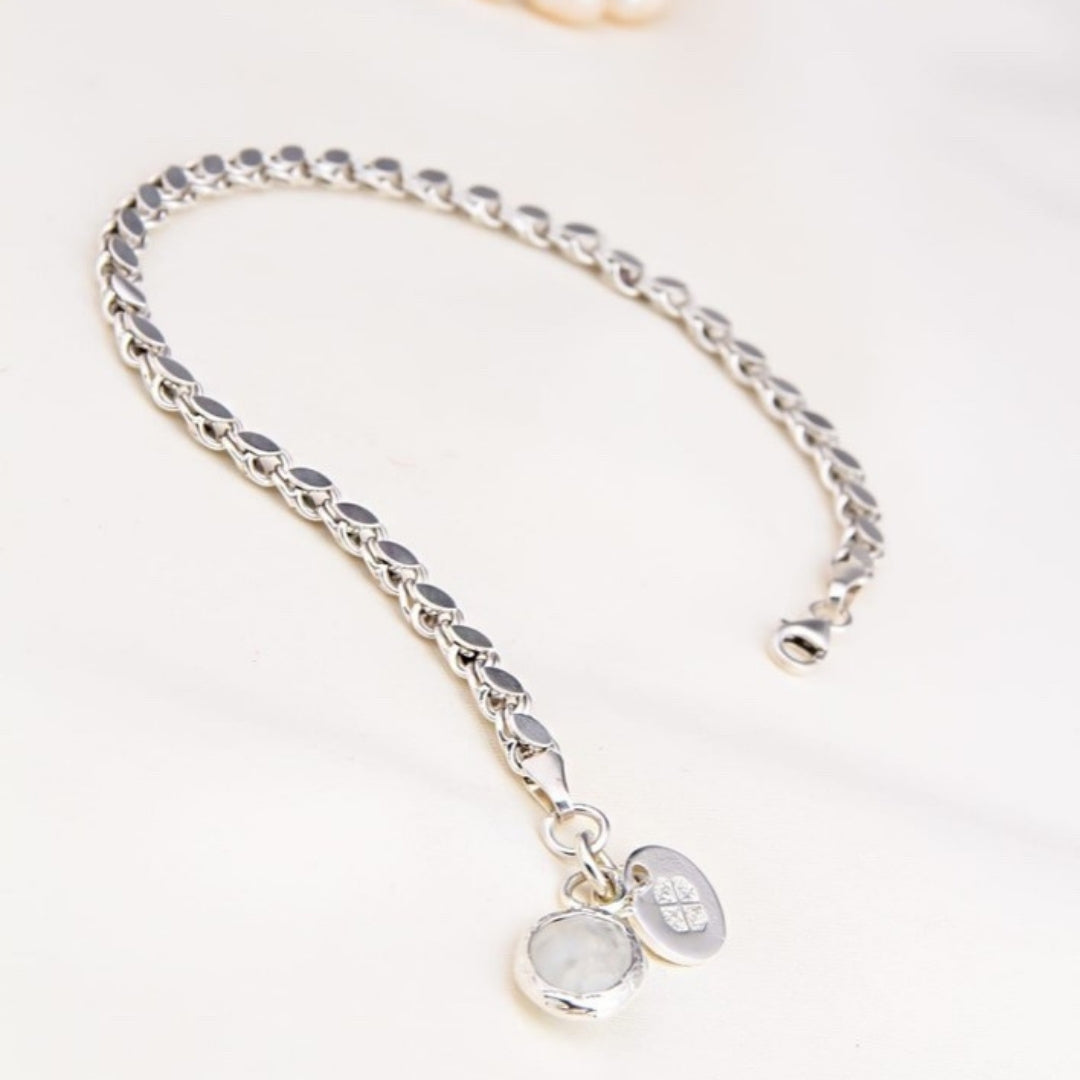 Moonlight Elegance Bracelet – 925 Sterling Silver Chain with Faceted Moonstone Charm